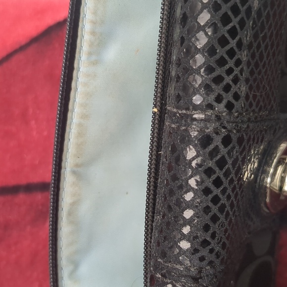 Coach Black Leather Wallet with Embossed Signature Pattern - Picture 6 of 12